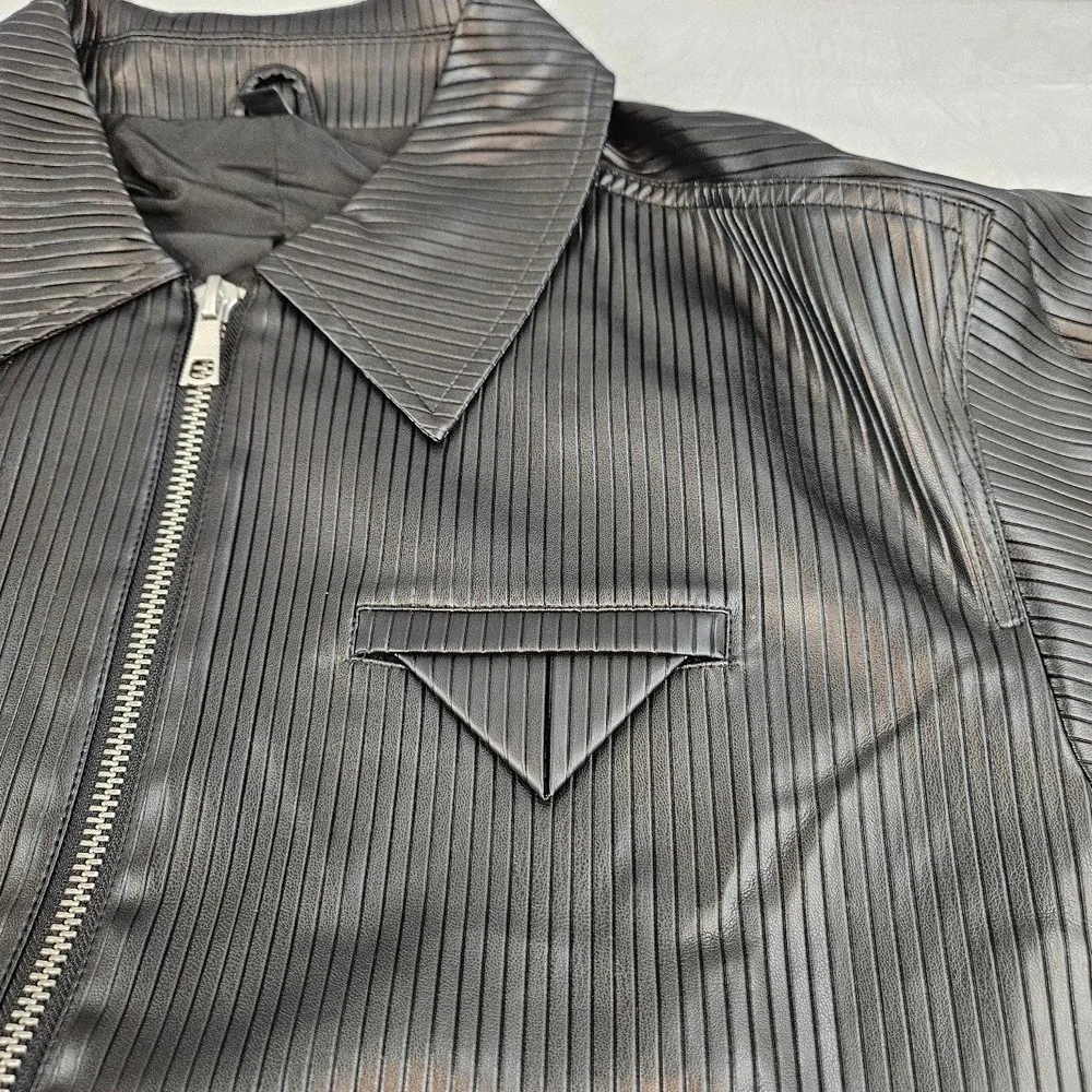 Ananke men pleated